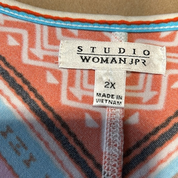 Studio Woman Multi color V Neck Tie Front Blouse Sz 2x - Picture 10 of 11